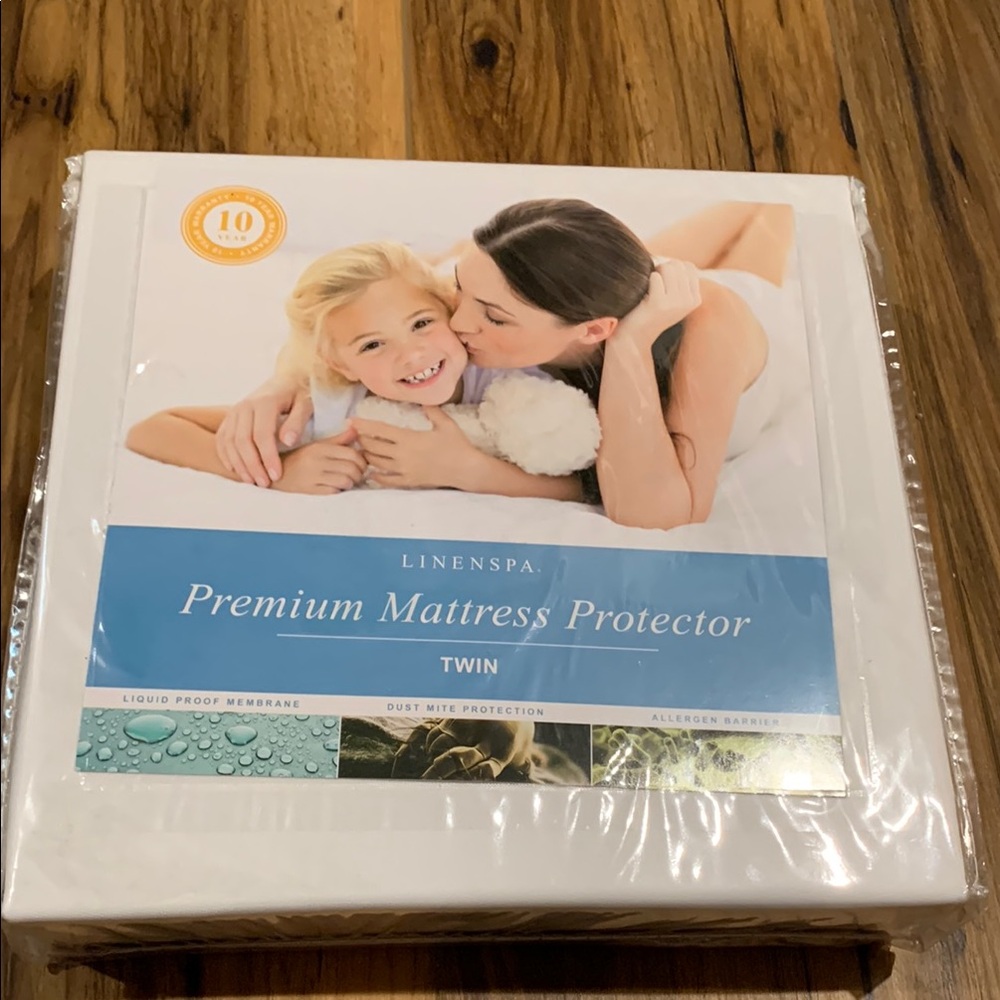 Linenspa twin mattress protector cover new, unopened